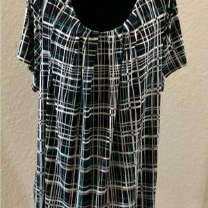 Worthington Black and White Graphic Blouse